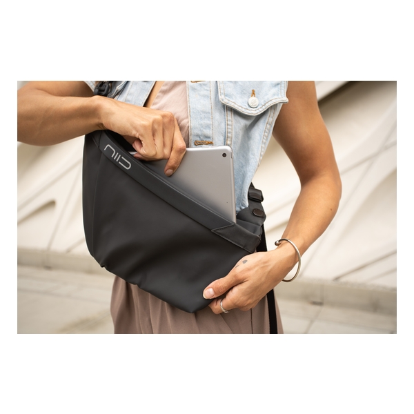 NIID FINO IV Ultra-Slim Hybrid Sling Pack - Sleek & Versatile